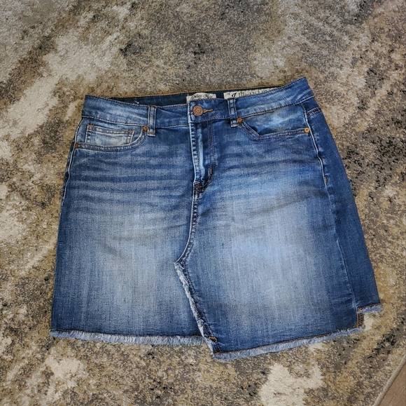 Indigo Rein Dresses & Skirts - Indigo Rein Denim skirt sz 7